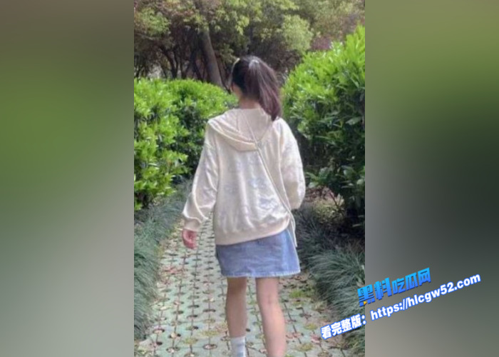 湖南大学白嫩萝莉女大学生 孙奥奥 被富哥包养 美臀粉穴侧方位后入 不玩无套内射 都对不住这小粉穴3