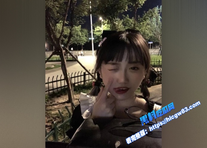 坐标徐州当地微信生活群曝光一个双马尾女大嫩妹！1