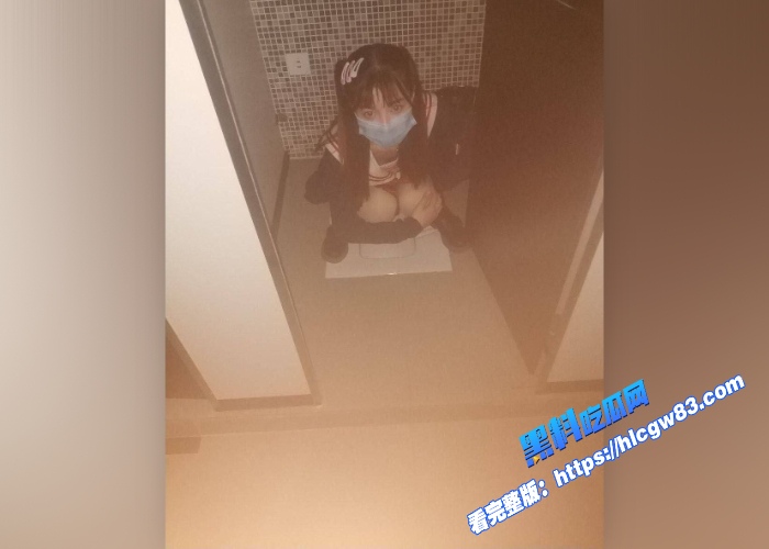 坐标徐州当地微信生活群曝光一个双马尾女大嫩妹！6