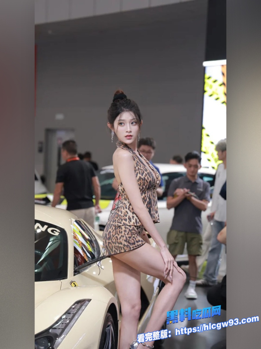 深圳车展模特为求上位镜前跪舔吃屌11 深圳车展模特为求上位镜前跪舔吃屌11