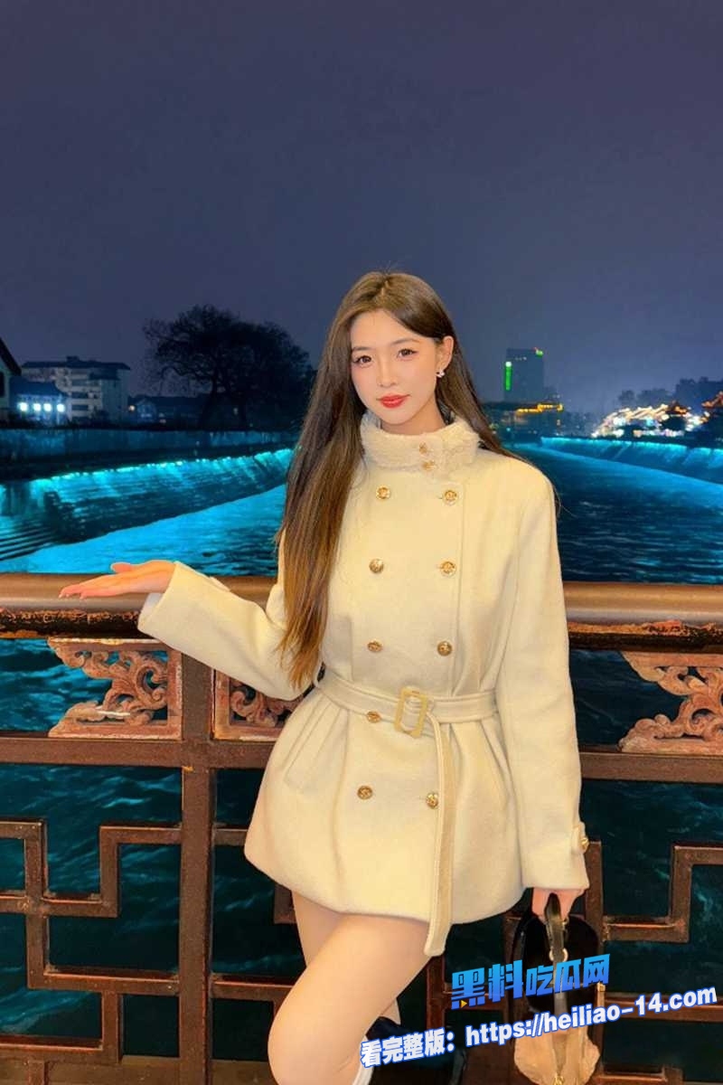 贵阳出差约炮极品女大徐瑛曝光骚逼紧致自拍骑乘位疯狂摆臀3 贵阳出差约炮极品女大徐瑛曝光骚逼紧致自拍骑乘位疯狂摆臀3