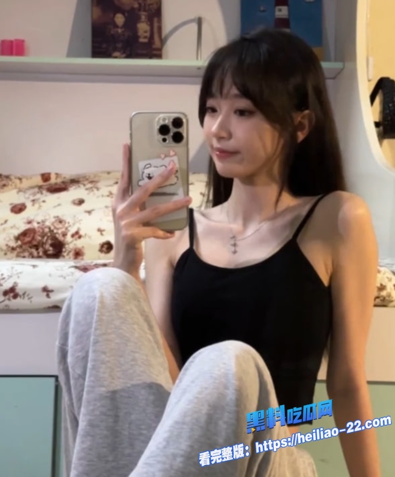 太原科技大学清纯校花林静怡甘愿穿上女仆装被男友栓上狗链4