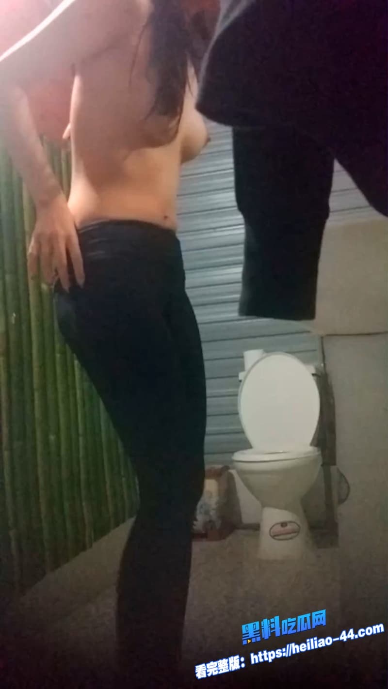 偷拍泄密窗外偷拍高颜值小仙女洗澡美乳一线天白虎太绝了这诱惑看的人根本顶不住1