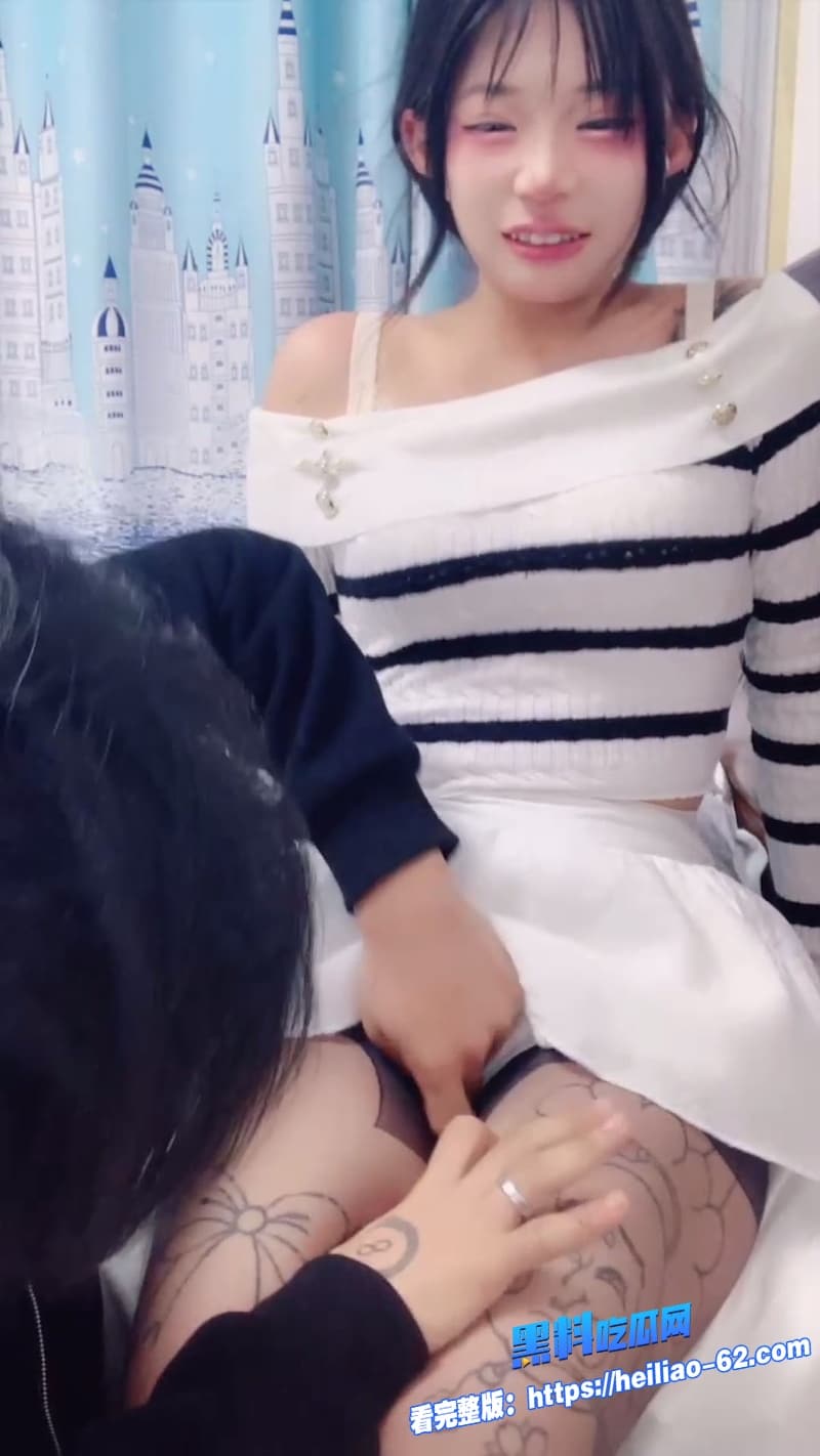 长腿丝袜精神小妹拉闺蜜双飞轮流无套内射灌满还流精剧情超级刺激3 长腿丝袜精神小妹拉闺蜜双飞轮流无套内射灌满还流精剧情超级刺激3