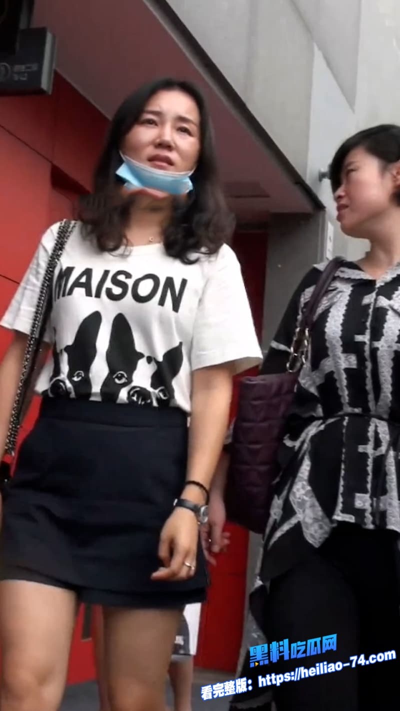 商场偷拍系列民间大神商场偷拍多位美少女裙底全程高清非常火辣2