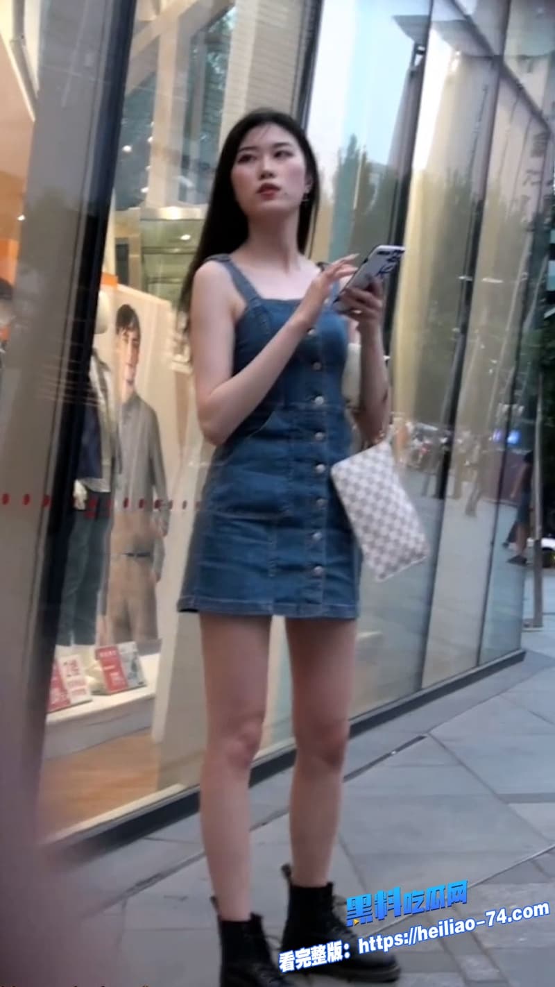 商场偷拍系列民间大神商场偷拍多位美少女裙底全程高清非常火辣4