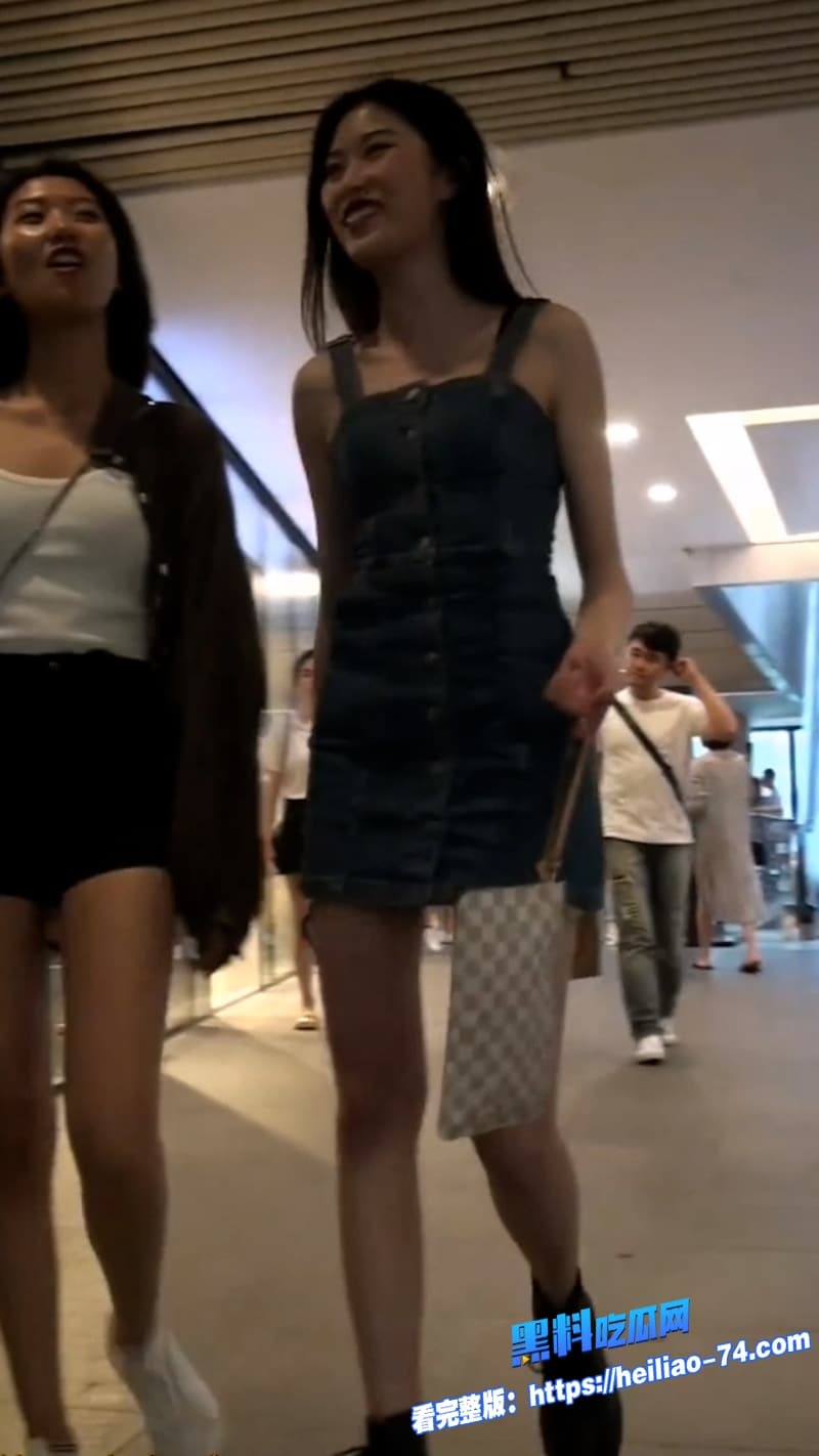 商场偷拍系列民间大神商场偷拍多位美少女裙底全程高清非常火辣6