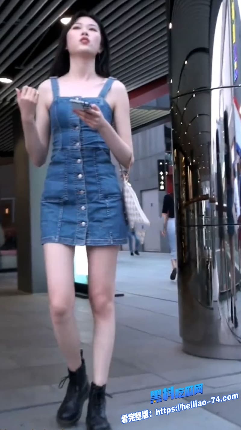 商场偷拍系列民间大神商场偷拍多位美少女裙底全程高清非常火辣7