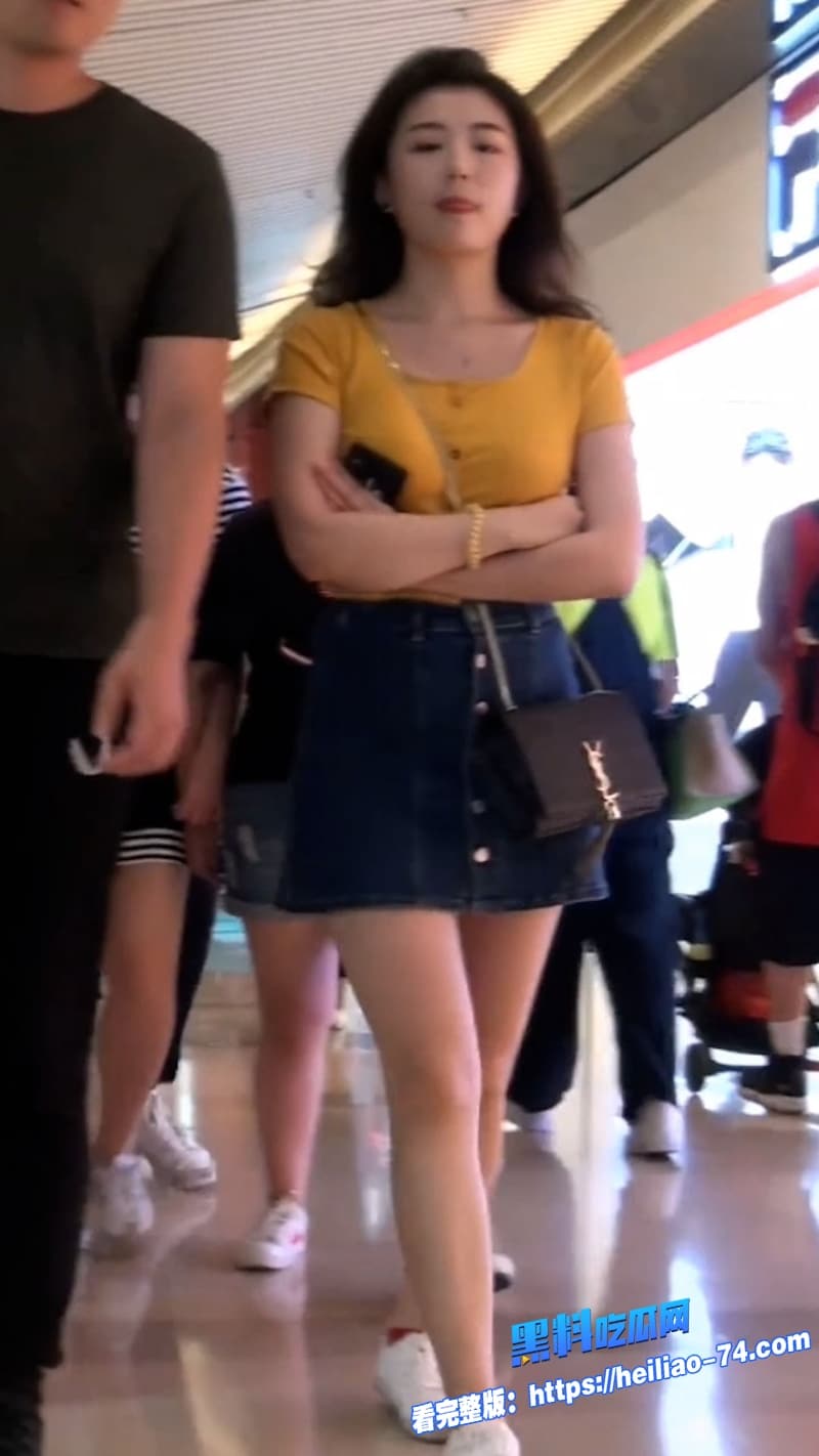 商场偷拍系列民间大神商场偷拍多位美少女裙底全程高清非常火辣13