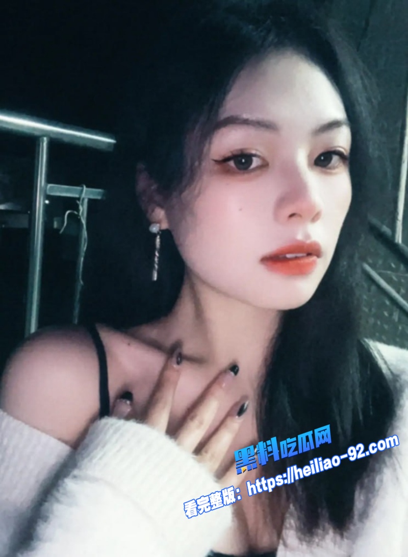 姐弟乱伦趁母不在厕所暗度陈仓姐姐惨遭疯狂后入蹂躏各种姿势都被干到腿软2 姐弟乱伦趁母不在厕所暗度陈仓姐姐惨遭疯狂后入蹂躏各种姿势都被干到腿软2
