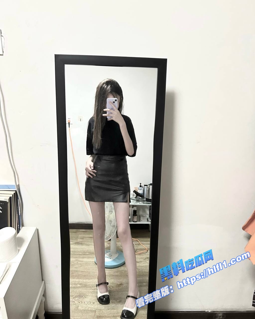 长春反差小母狗 天天给发照片和视频 揉奶舔唇勾引 等一个大屌来抽插她的骚穴！2