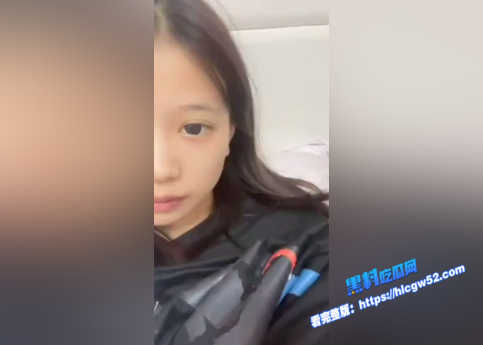 快手极品精神小妹 又嫩又骚 自拍洗澡自慰视频 和金主1对1裸聊 性感骚穴被手指无情把玩 骚气十足17