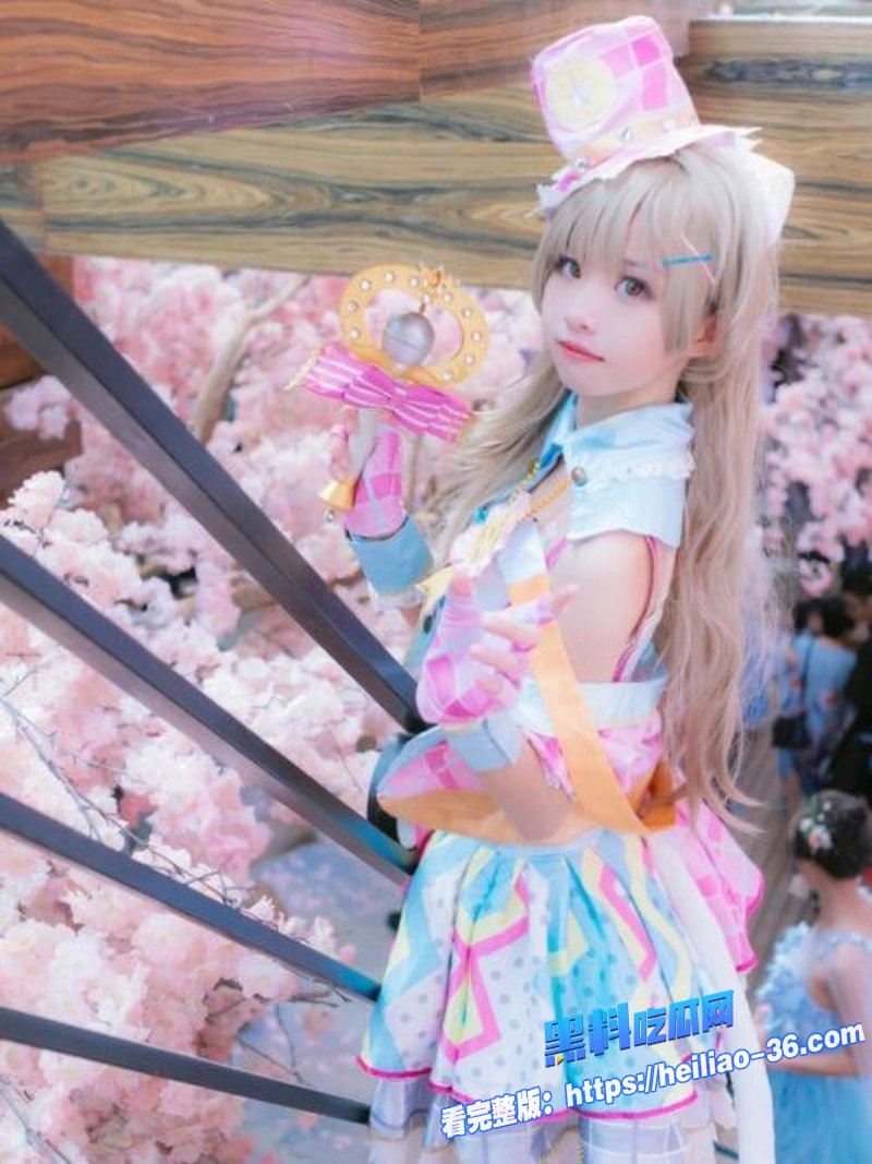 推特在校女神洛洛幻想屋双马尾粉色公主裙宿舍自摸粉穴勾引学长3