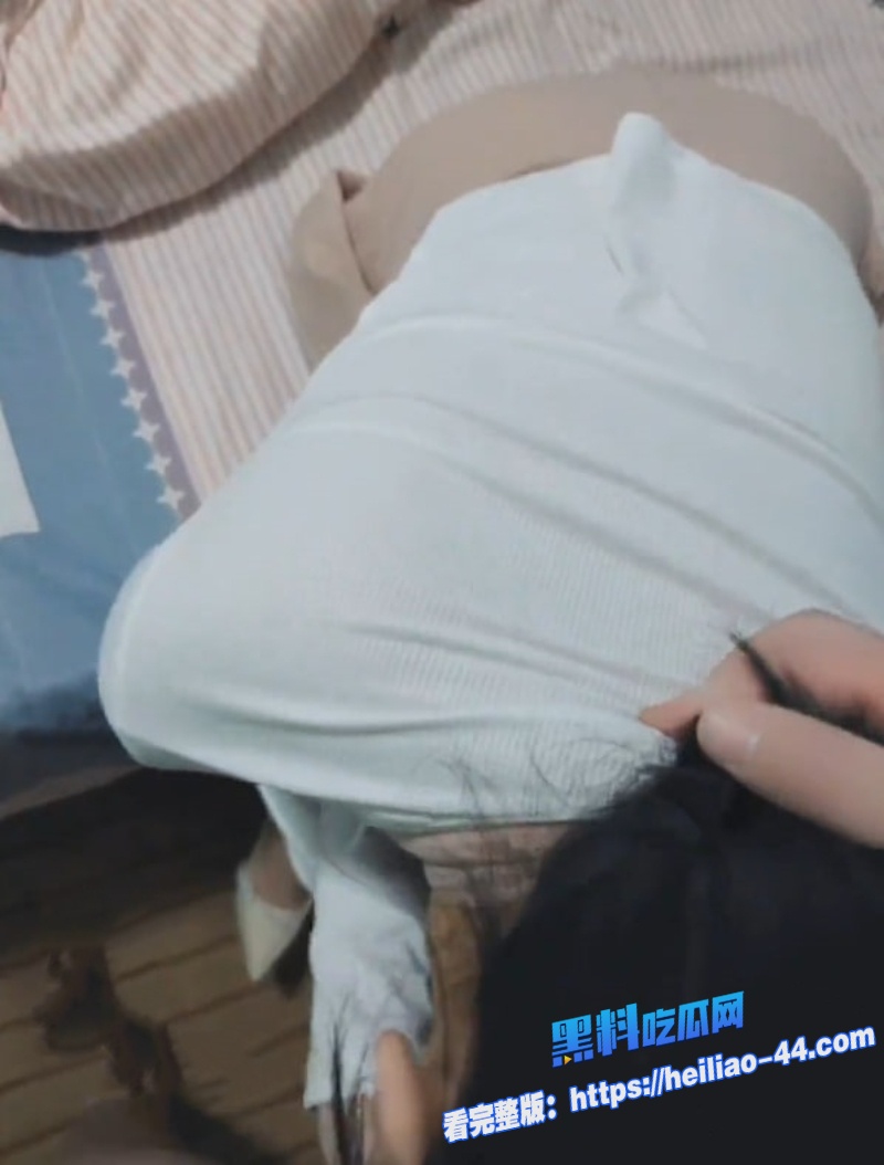 海角乱伦极品尤物姐姐穿长裙被狂野输出小穴吸得弟弟魂飞魄散6 海角乱伦极品尤物姐姐穿长裙被狂野输出小穴吸得弟弟魂飞魄散6