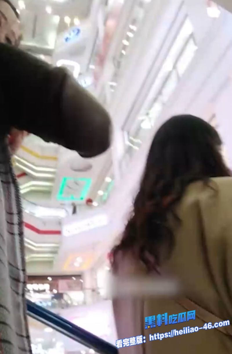 变态来袭注意回避黑虎街射在商场蛋糕店和公交车站对着各种美女疯狂打飞机8