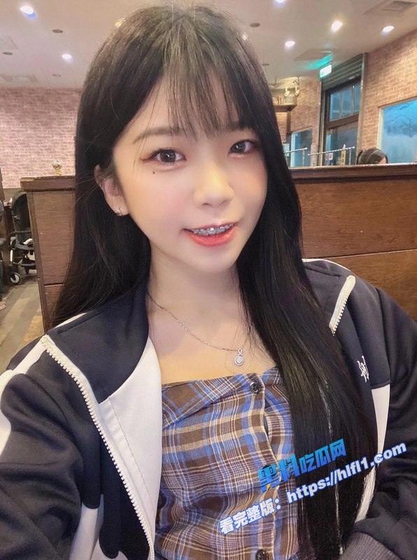 台湾 直播卖飞机杯小妹 性感蕾丝睡衣 学生制服高潮喷水 买你的杯子能干你一炮吗？5