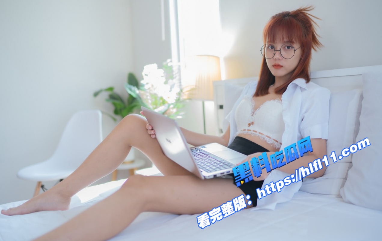 onlyfans泰国福利姬 Kantaehee 会员高价定制福利流出 镜头前脱光衣服展现完美酮体！ 图2