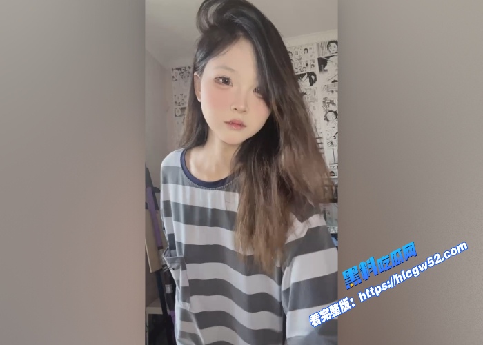 推特极品萝莉眼镜妹羊咩咩最新高价福利合集流出脸B同框自慰反差大秀裸舞纯纯骚母狗一条 图7WH700x500px