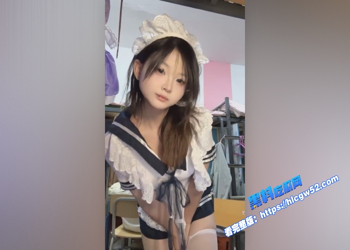 推特极品萝莉眼镜妹羊咩咩最新高价福利合集流出脸B同框自慰反差大秀裸舞纯纯骚母狗一条 图8WH700x500px