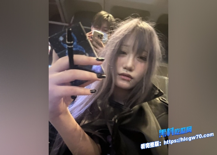 魔鬼的身材有点偏向恶魔的脸庞精神小妹与黄毛小男友做爱视频流出这颜值不好说但是身材绝对顶级 1