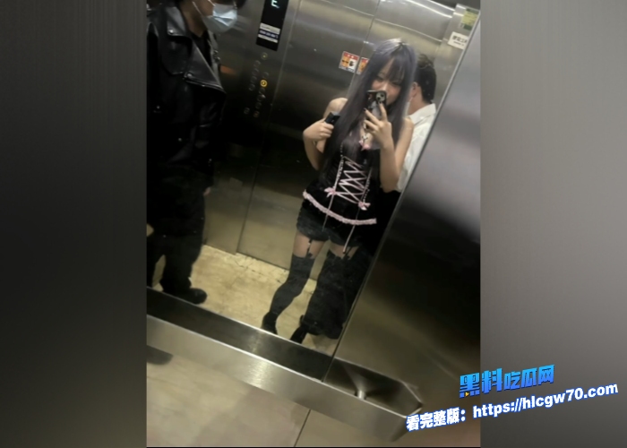 魔鬼的身材有点偏向恶魔的脸庞精神小妹与黄毛小男友做爱视频流出这颜值不好说但是身材绝对顶级 6