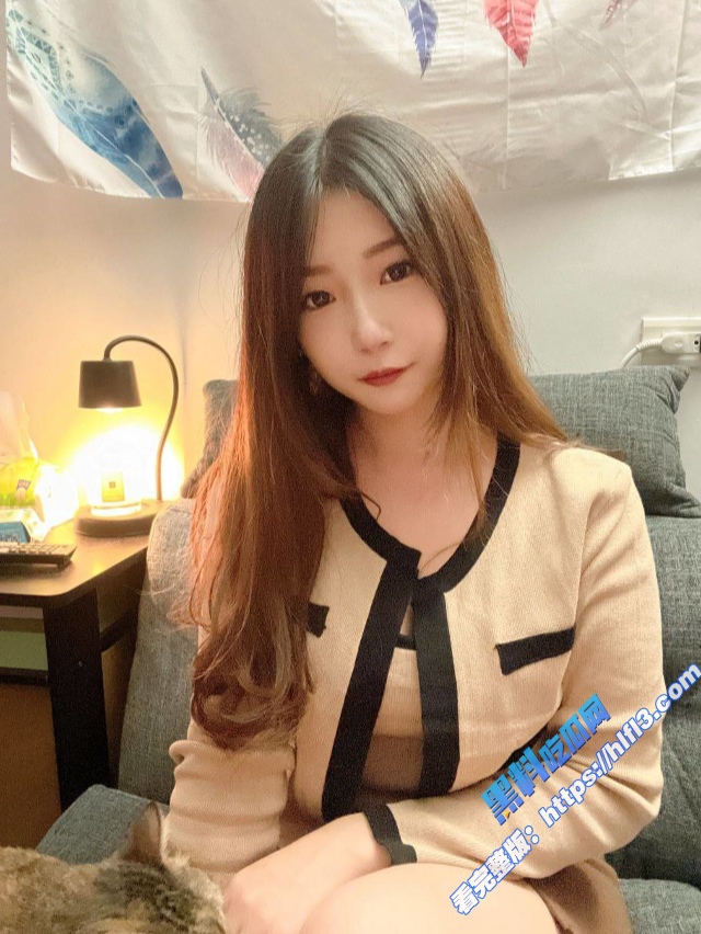 onlyfans台湾人气福利姬 肉包大魔王 大尺度付费自拍泄密 极品美乳嫩穴让人把持不住！2