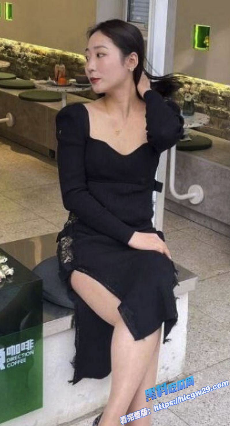 推特高颜值少妇 苗芳芳 被金主爸爸调教成母狗 做爱视频流出！5