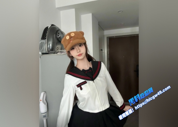 抖音小网红小姜姜榜一定制全裸调教视频曝光童颜巨乳白虎美鲍掰开骚穴特写镜头诱惑力十足 图3WH700x500px