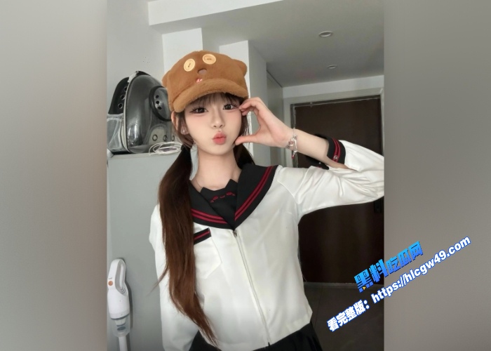 抖音小网红小姜姜榜一定制全裸调教视频曝光童颜巨乳白虎美鲍掰开骚穴特写镜头诱惑力十足 图5WH700x500px