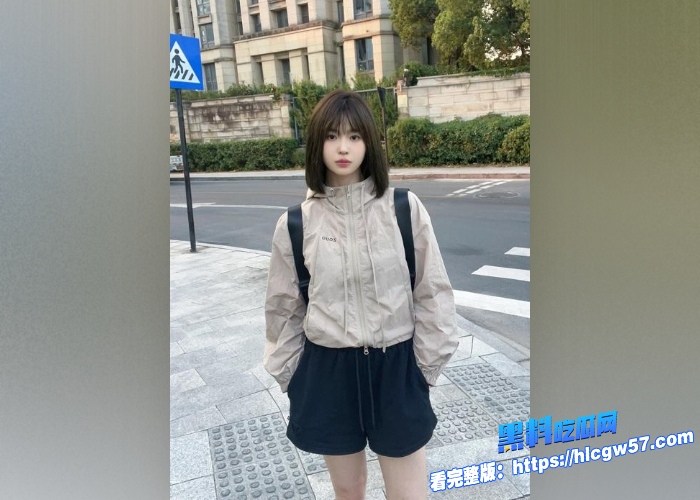 真实乱伦 爸妈不在家 身材苗条骚姐姐制服勾引弟弟不伦之恋  躺在床上瘦弱娇躯被弟弟大肉棒尽情冲撞 爽叫不断 6