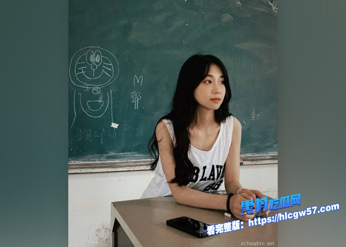 卫校毕业高颜值大眼睛护士小姐姐兼职外围私拍流出线下约炮金主被调教啪啪长得好看身材无敌高质量泄密露脸 图2