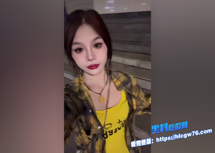 满背纹身精神小妹与黄毛男友性爱视频流出逆天颜值趴在身上疯狂榨取精液一对圆润的大奶子被操的乱晃4