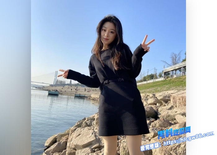 情侣私密泄爆极品反差婊女友黑丝美甲足交狂撸钢屌贱逼一线天抠喷白浆拉丝 5 情侣私密泄爆极品反差婊女友黑丝美甲足交狂撸钢屌贱逼一线天抠喷白浆拉丝 5