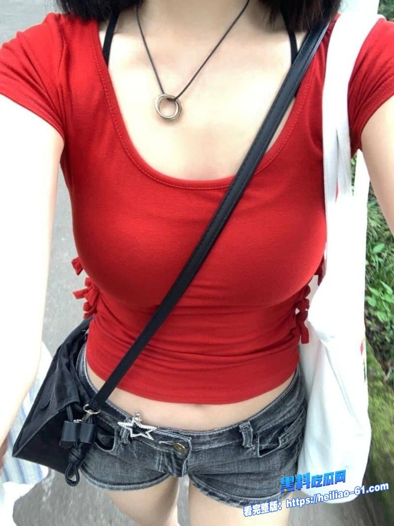 湖南顶级反差婊李沫遭金主包养曝光人前清纯甜妹私下浪到爆纯纯反差婊无疑5 湖南顶级反差婊李沫遭金主包养曝光人前清纯甜妹私下浪到爆纯纯反差婊无疑5