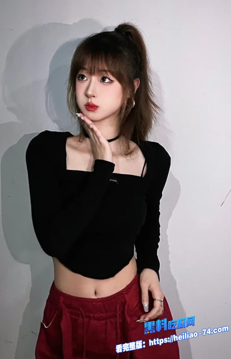 大神猛操清纯学生妹酒店内狂舔巨屌随后各种姿势疯狂调教反差感直接拉满5