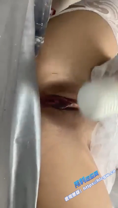 精神小妹被工厂开除 下海做黄播 直播各种裸舞道具自慰 挑逗观众情欲！8