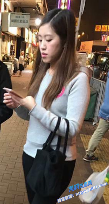 香港地产女神 马纪筠 为了上位选择和油腻上司上床做爱 穿着丝袜被小鸡巴抽插！1