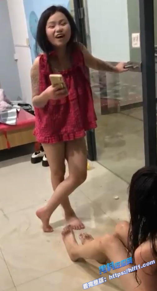 精神小妹霸凌！霸凌几时休 河南濮阳金龙街 不良少女扒光衣服拳打脚踢小妹！