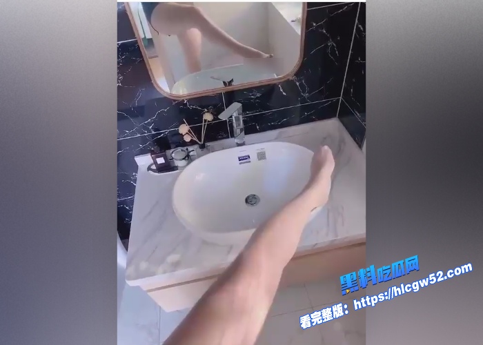 抖音网红美女宋宋人妻丝袜美腿私拍流出道具自慰喷水美艳动人的骚货 图19WH700x500px
