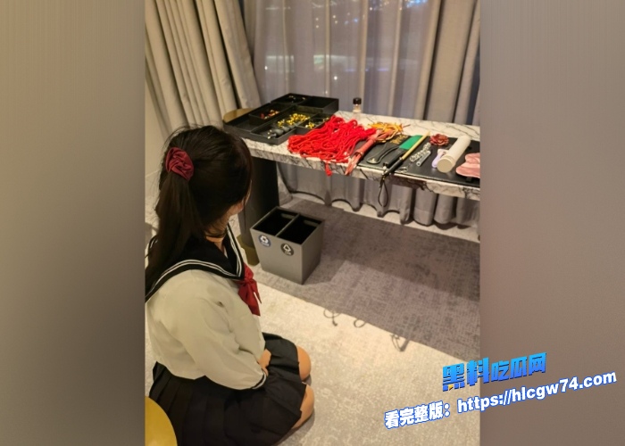 高高在上的美女警花被金主训练成母狗各种道具调教把小母狗绑起来各种抽打屁股都要打出血了这才是真正的好条子为人民服务 图13
