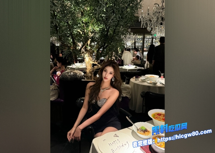 推特绿帽夫妻淫妻静姐9月最新会员视频流出被老公最好的朋友中出他只能在旁打飞机和用舌头清理绿主精液7
