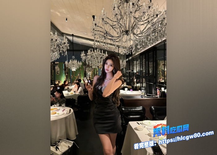 推特绿帽夫妻淫妻静姐9月最新会员视频流出被老公最好的朋友中出他只能在旁打飞机和用舌头清理绿主精液5