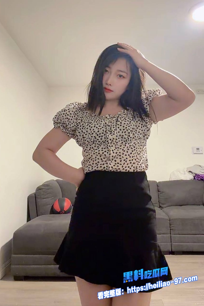 洛杉矶华人网红小唐酱香饼8