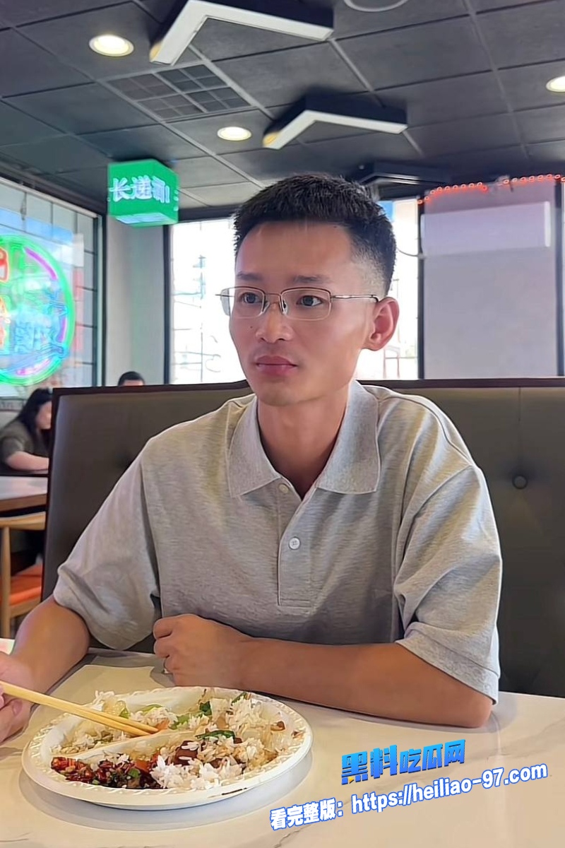 洛杉矶华人网红小唐酱香饼14