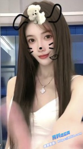 抖音千万粉丝网红 胜仔 与抖音音乐人 芮甜甜 不雅视频流出 胜仔吃芮甜甜的小葡萄！3