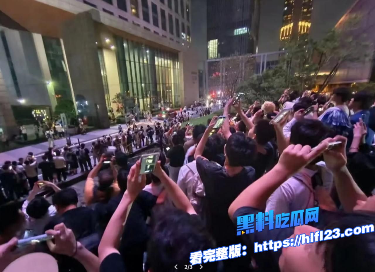 广州萤火虫漫展上演惊天一幕 伪娘阳台上演春宫大戏 楼下聚满了吃瓜观众！漫展是真乱 图片8