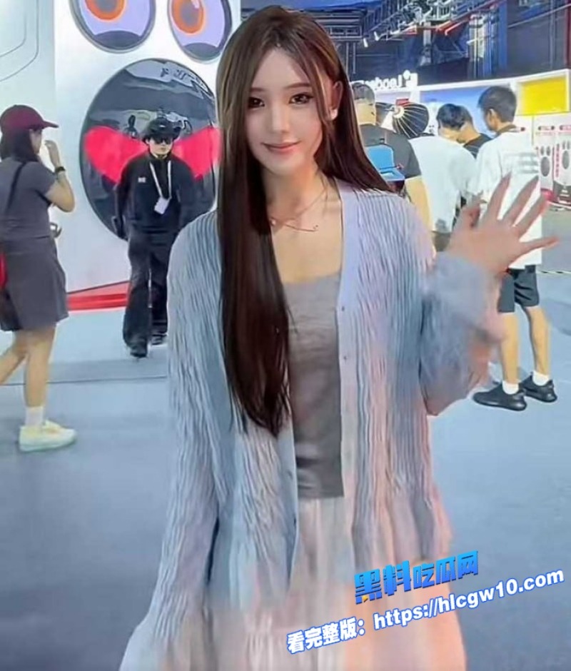 变形记富二代黄润秋出轨曝光酒吧当众接吻被女友Coco孟可佳实锤5 变形记富二代黄润秋出轨曝光酒吧当众接吻被女友Coco孟可佳实锤5