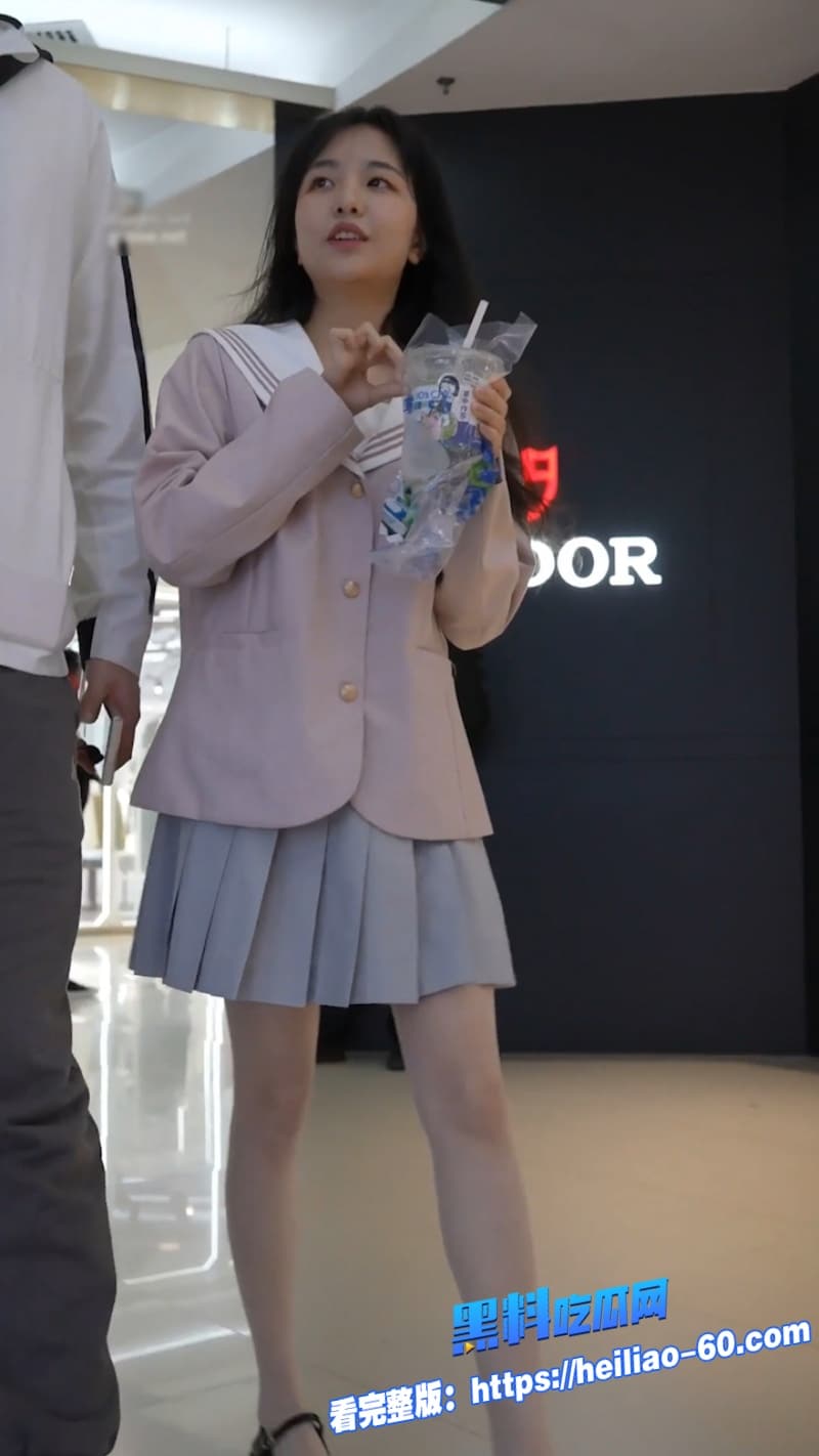 粉色JK花边内裤小姐姐商场街头被偷拍跟拍超薄肉丝短裙下春光外泄 11 粉色JK花边内裤小姐姐商场街头被偷拍跟拍超薄肉丝短裙下春光外泄 11