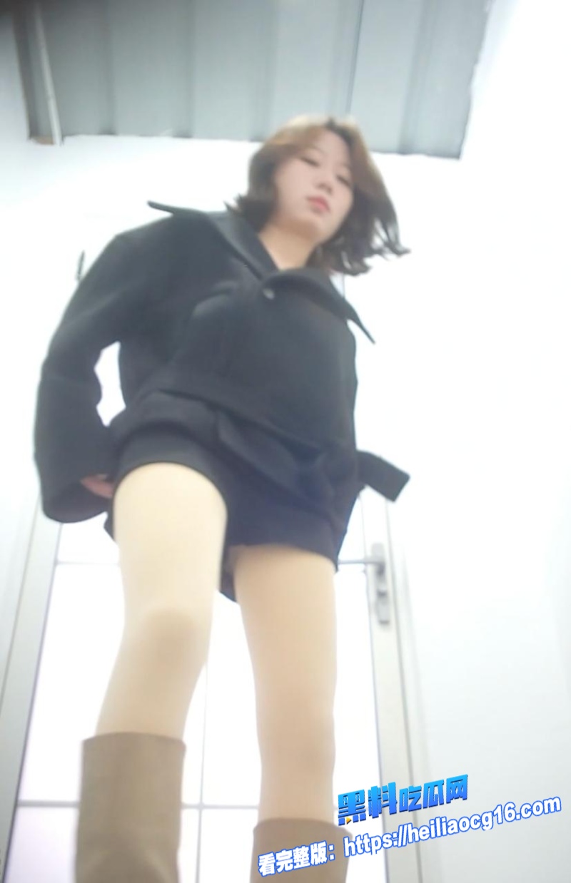 公共厕所偷拍4
