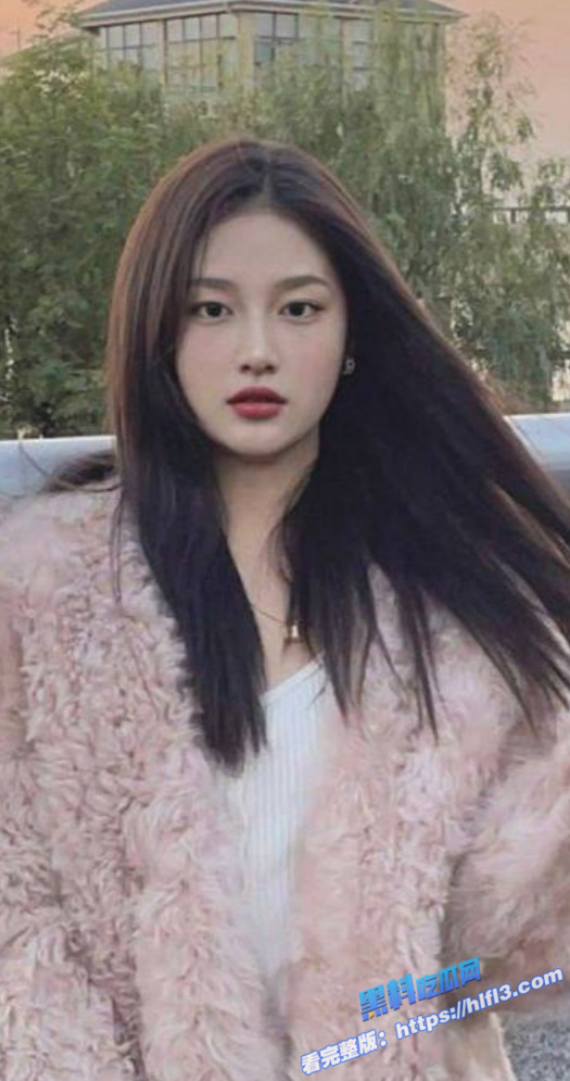 湖南长沙理工大学反差婊 刘思汝 被金主包养 性爱视频曝光 黑逼肥臀被金主爆操！3
